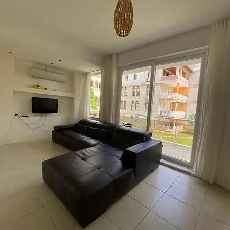 Lale Hotel 4*