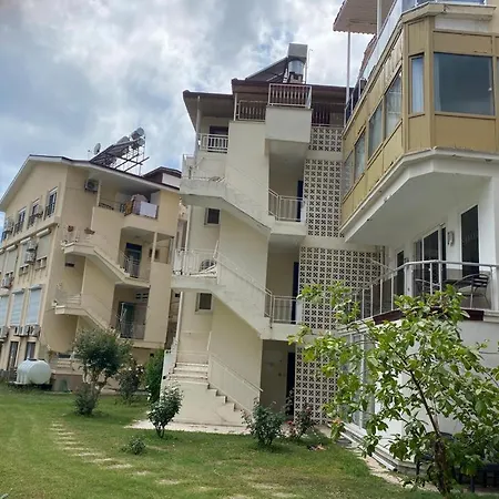 Holiday home Lale *